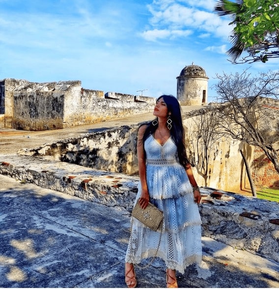 How to Impress a Colombian Girl on a First Date?