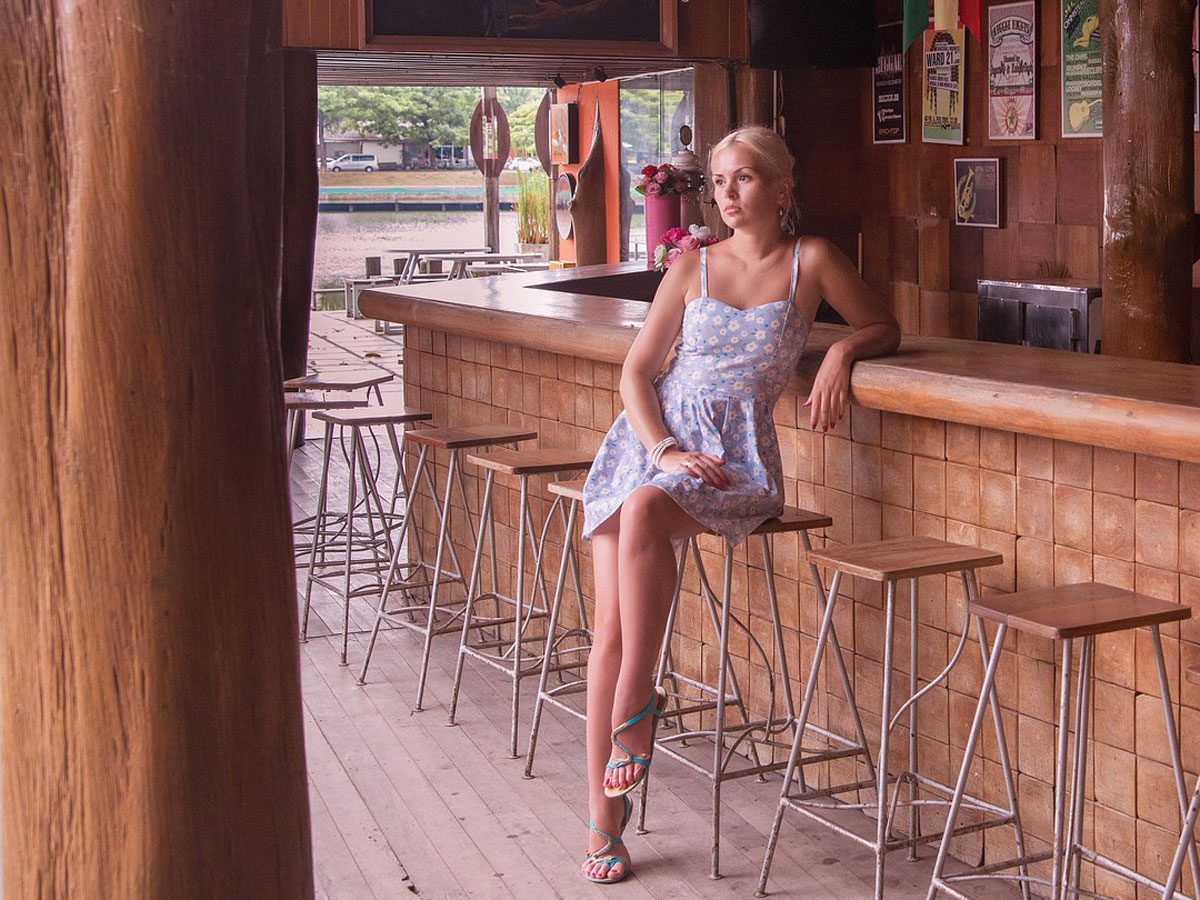 meet foreign women online